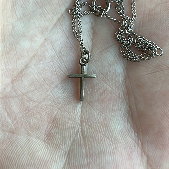 Dainty silver cross and necklace- marked Sterling - Picture 5 of 10